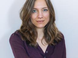 Portrait photo of a woman. 